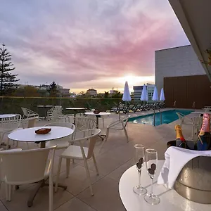 Obal Hotel